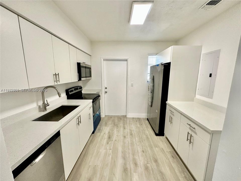 For Sale: $575,000 (0 beds, 0 baths, 1500 Square Feet)