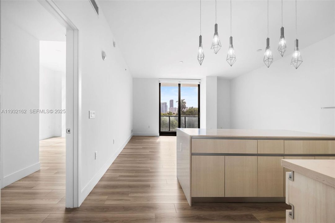 For Rent: $3,344 (1 beds, 1 baths, 1036 Square Feet)