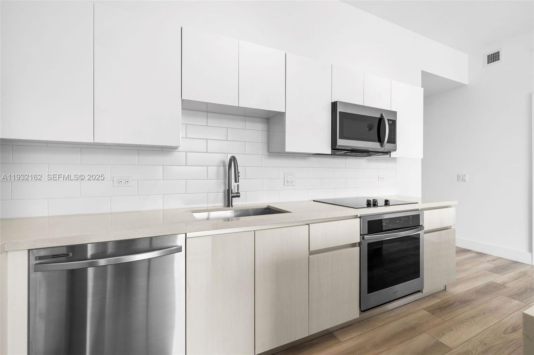 For Rent: $3,344 (1 beds, 1 baths, 1036 Square Feet)