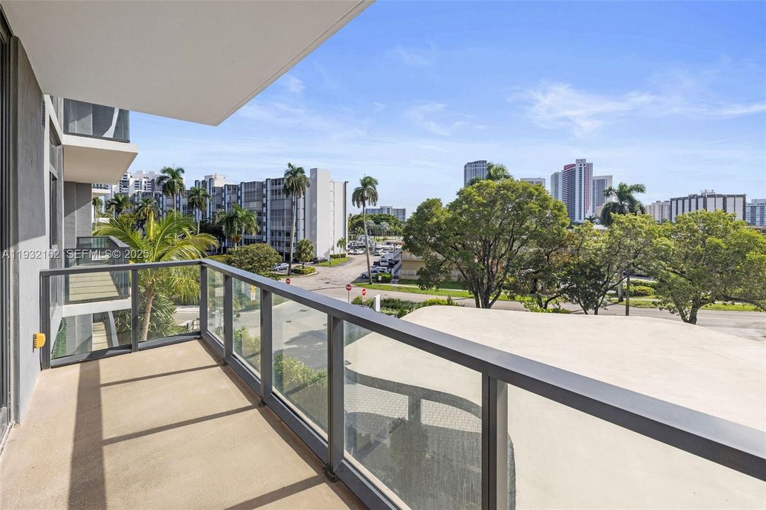 For Rent: $3,344 (1 beds, 1 baths, 1036 Square Feet)