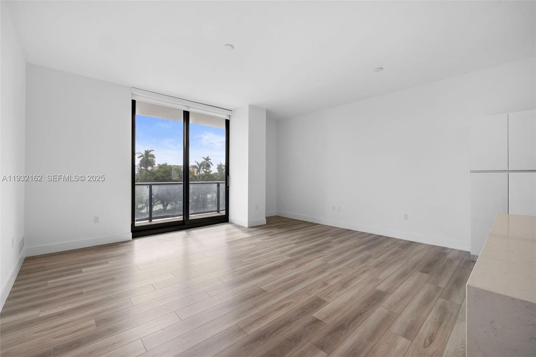 For Rent: $3,344 (1 beds, 1 baths, 1036 Square Feet)