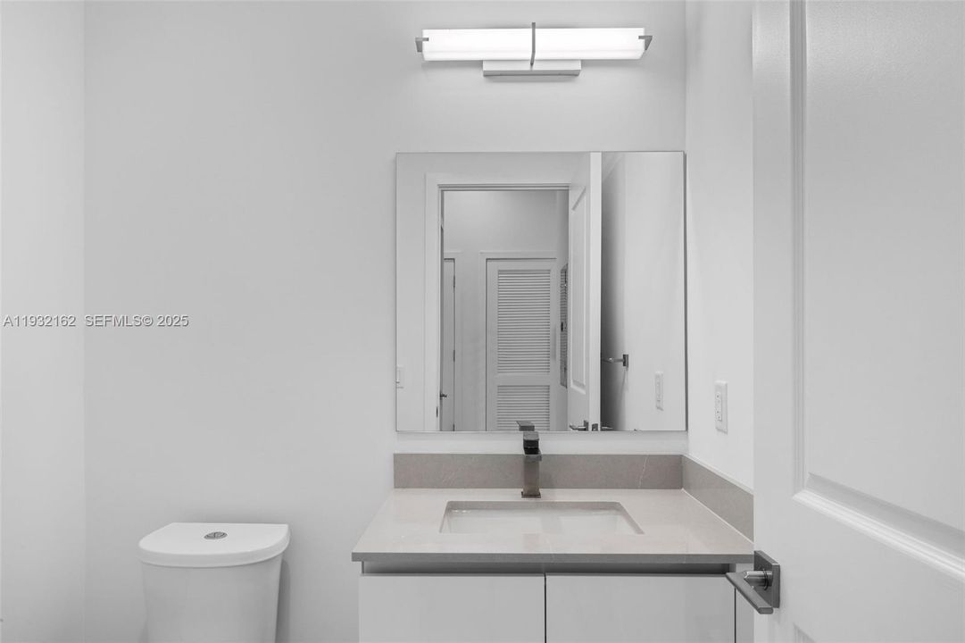 For Rent: $3,344 (1 beds, 1 baths, 1036 Square Feet)