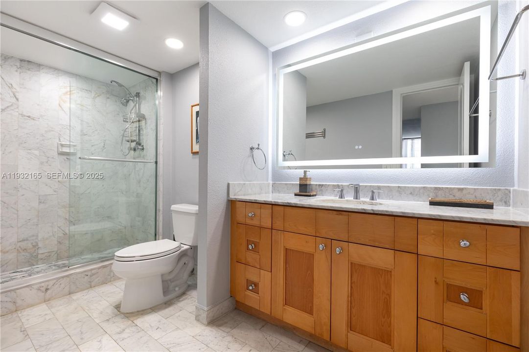 待售: $549,000 (2 贝兹, 2 浴室, 1070 平方英尺)