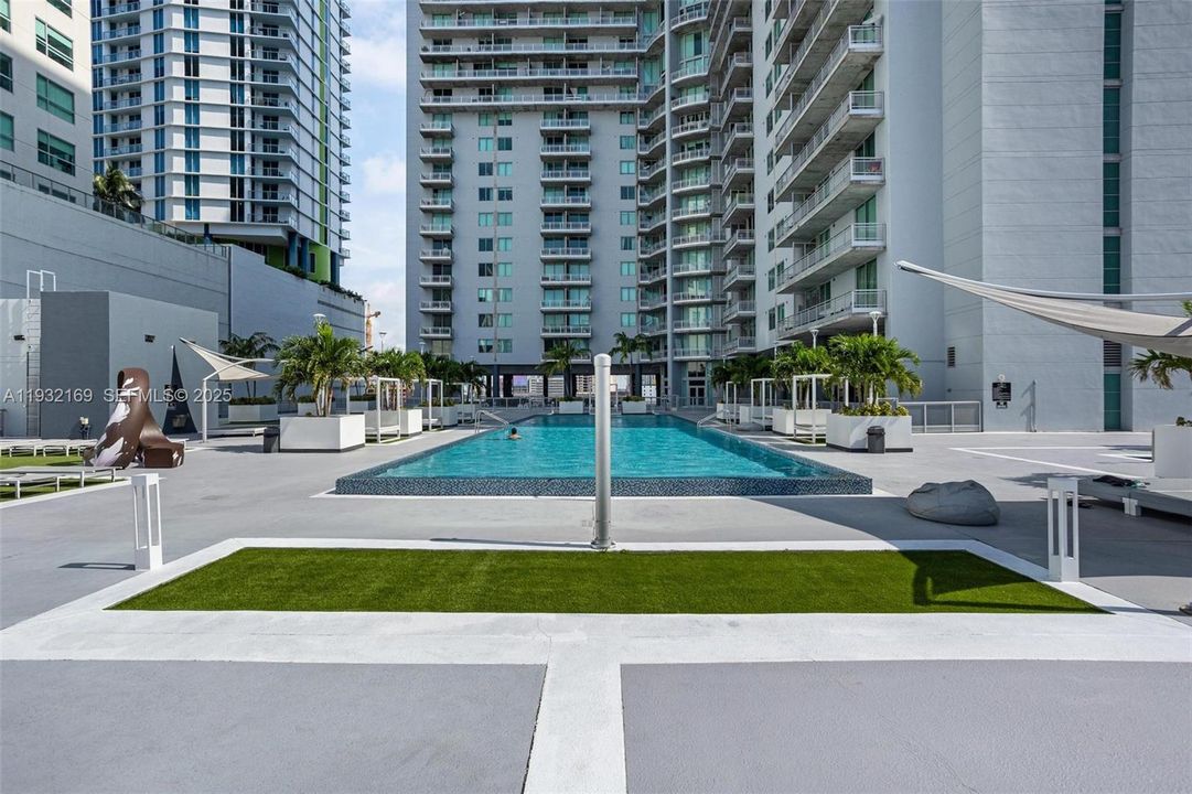 For Rent: $2,900 (1 beds, 1 baths, 795 Square Feet)