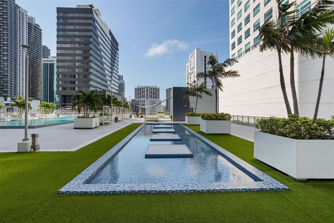 For Rent: $2,900 (1 beds, 1 baths, 795 Square Feet)