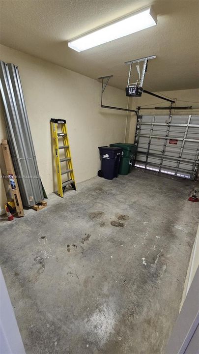 For Rent: $3,500 (3 beds, 2 baths, 1610 Square Feet)