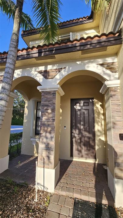 For Rent: $3,500 (3 beds, 2 baths, 1610 Square Feet)