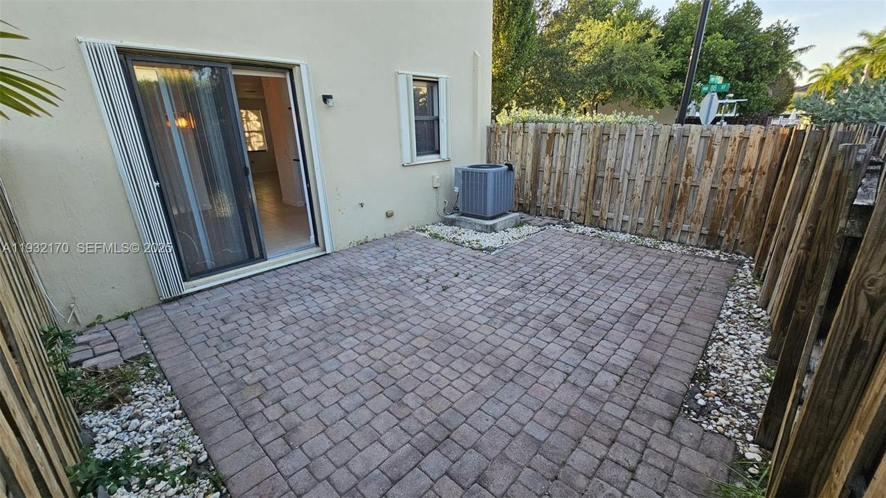 For Rent: $3,500 (3 beds, 2 baths, 1610 Square Feet)