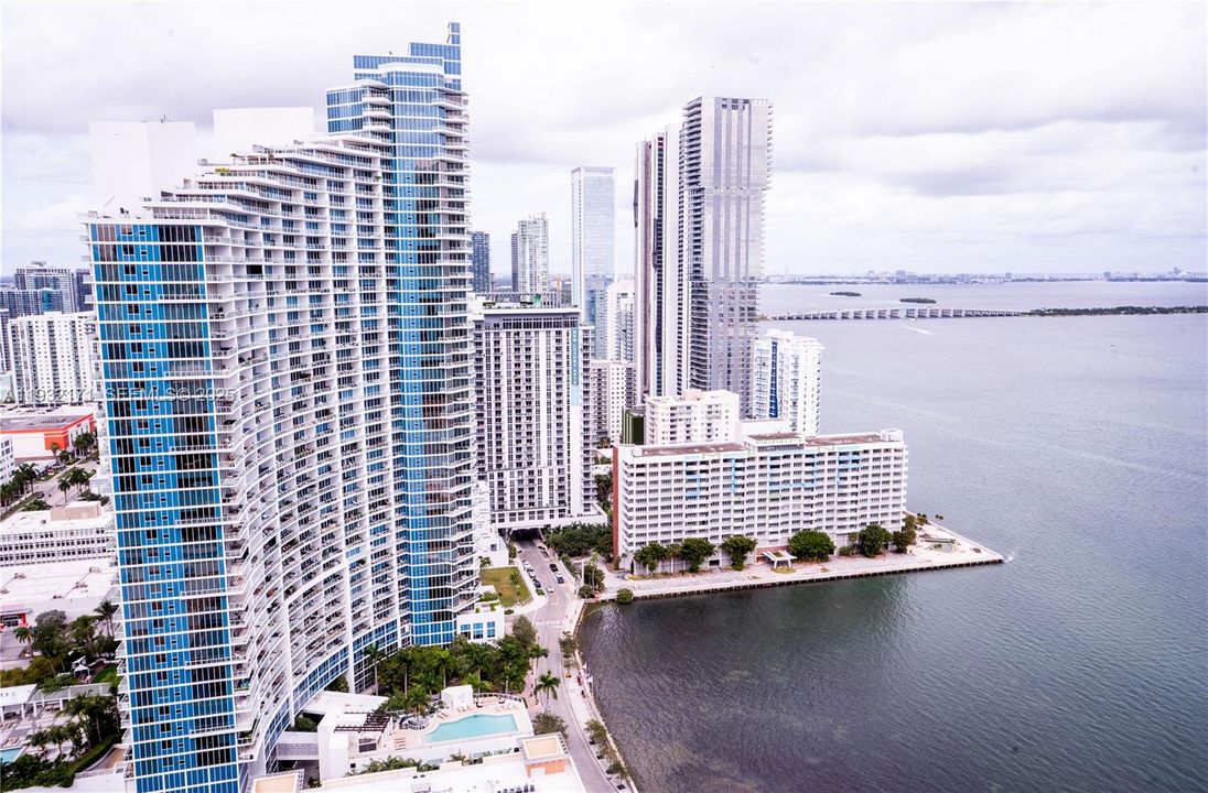 For Sale: $698,000 (2 beds, 2 baths, 1084 Square Feet)