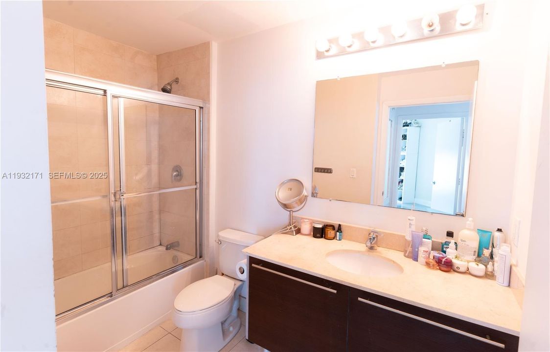 For Sale: $698,000 (2 beds, 2 baths, 1084 Square Feet)