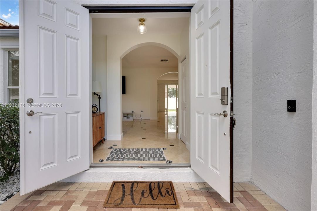 En Venta: $808,000 (4 camas, 3 baños, 2261 Pies cuadrados)