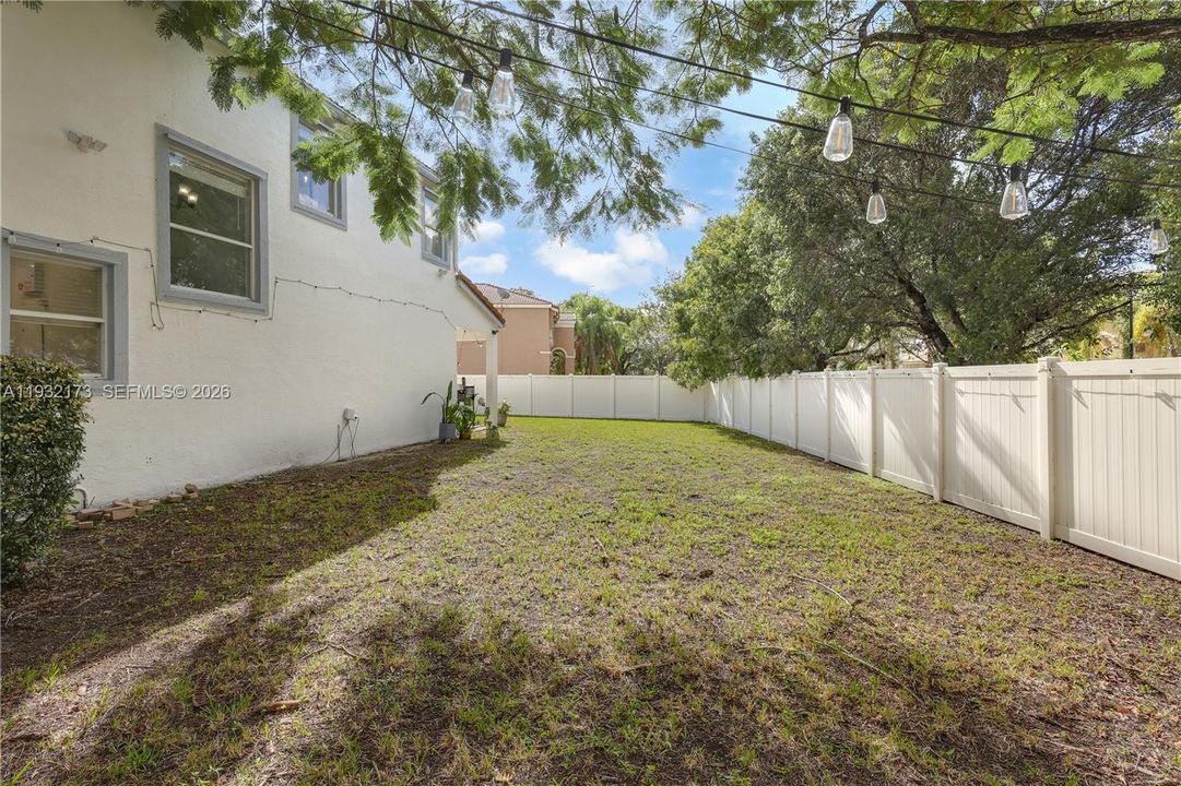 En Venta: $808,000 (4 camas, 3 baños, 2261 Pies cuadrados)