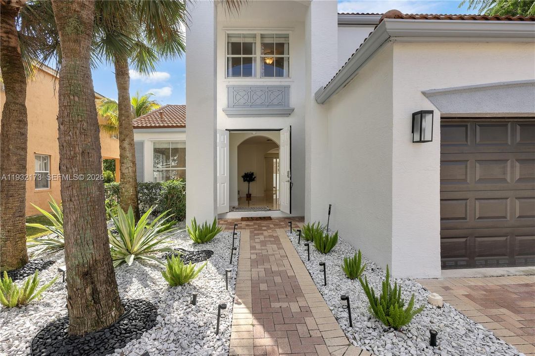 En Venta: $808,000 (4 camas, 3 baños, 2261 Pies cuadrados)