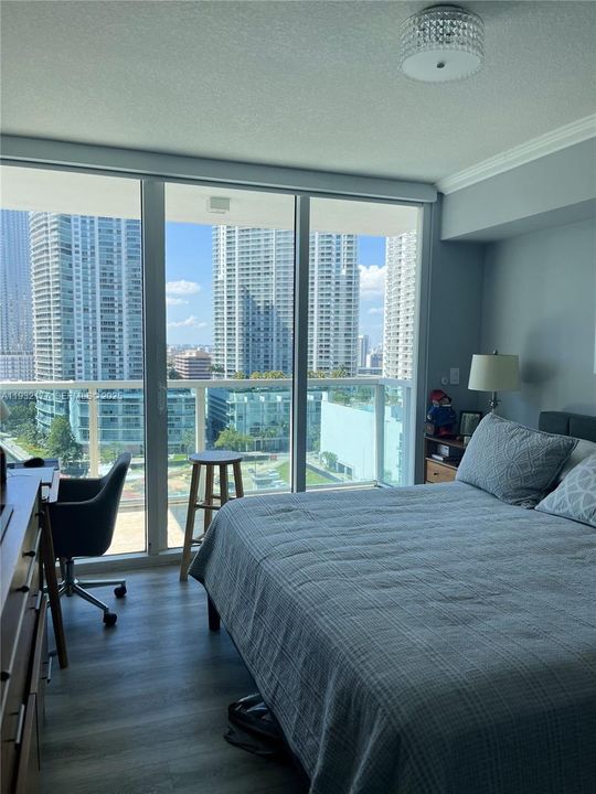 For Rent: $3,800 (2 beds, 2 baths, 1117 Square Feet)