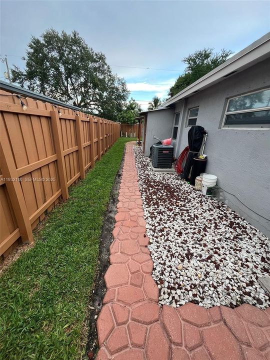 En Renta: $2,900 (4 camas, 2 baños, 1300 Pies cuadrados)