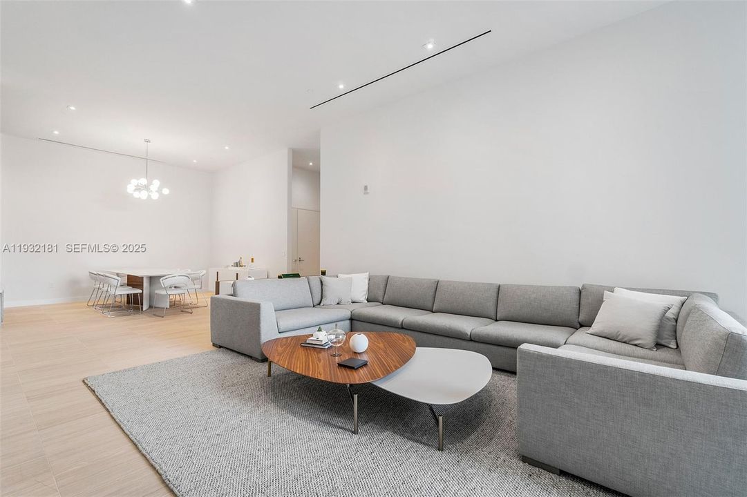 В аренду: $24,000 (3 спален, 3 ванн, 2569 Квадратных фут)