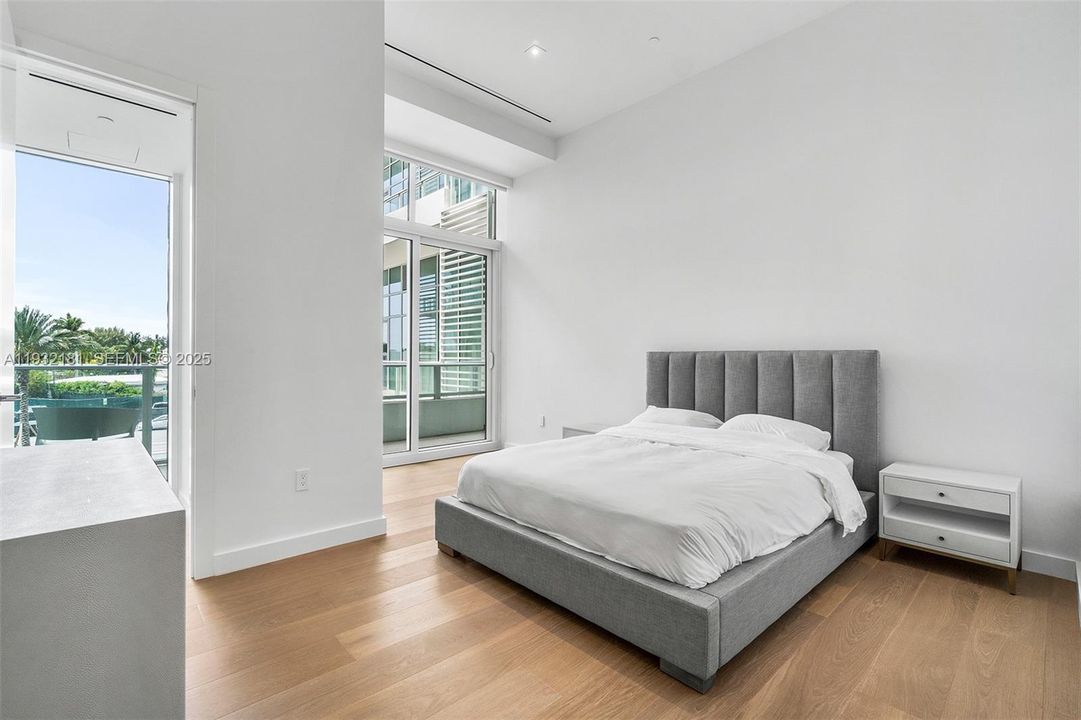 В аренду: $24,000 (3 спален, 3 ванн, 2569 Квадратных фут)