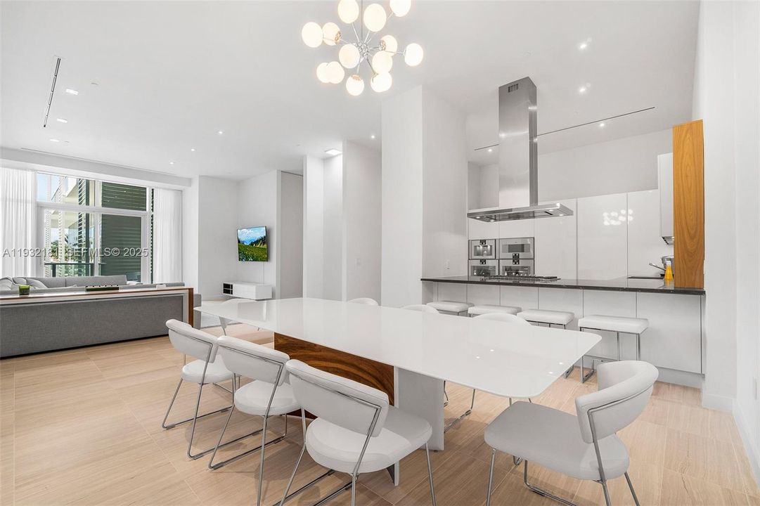 В аренду: $24,000 (3 спален, 3 ванн, 2569 Квадратных фут)