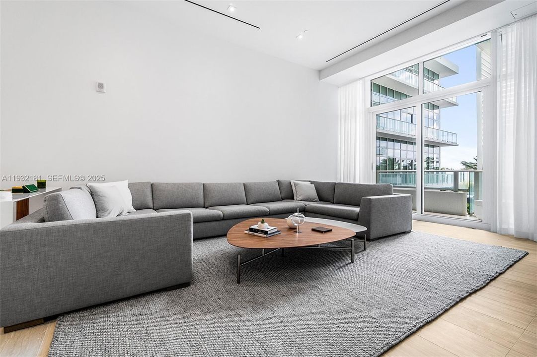 В аренду: $24,000 (3 спален, 3 ванн, 2569 Квадратных фут)