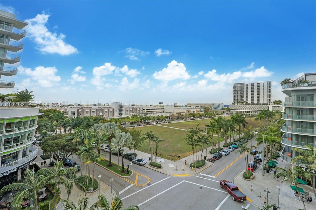 出租: $4,800 (2 贝兹, 2 浴室, 1181 平方英尺)