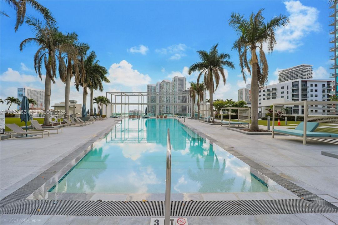 出租: $4,800 (2 贝兹, 2 浴室, 1181 平方英尺)