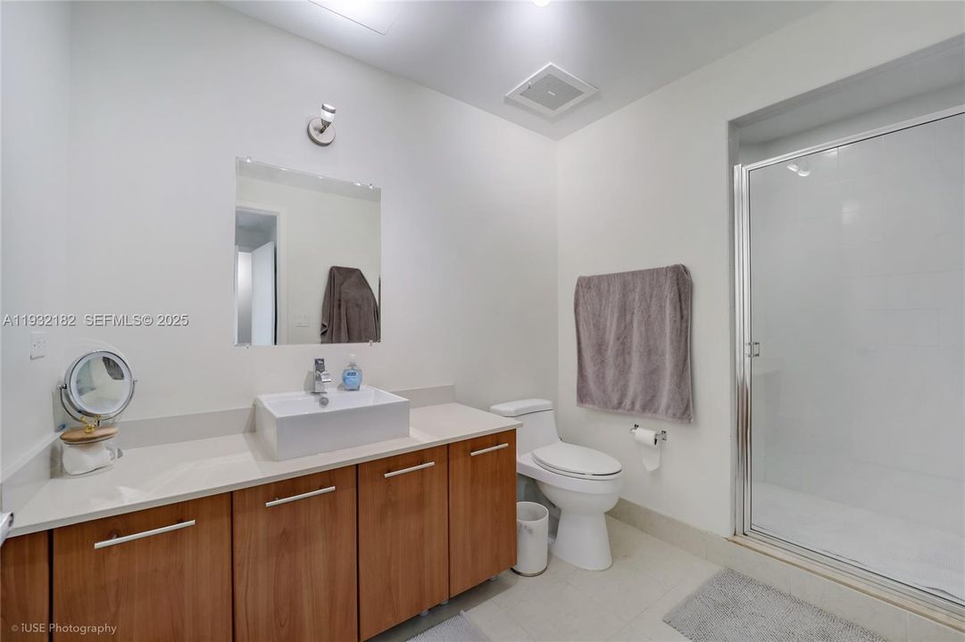 出租: $4,800 (2 贝兹, 2 浴室, 1181 平方英尺)