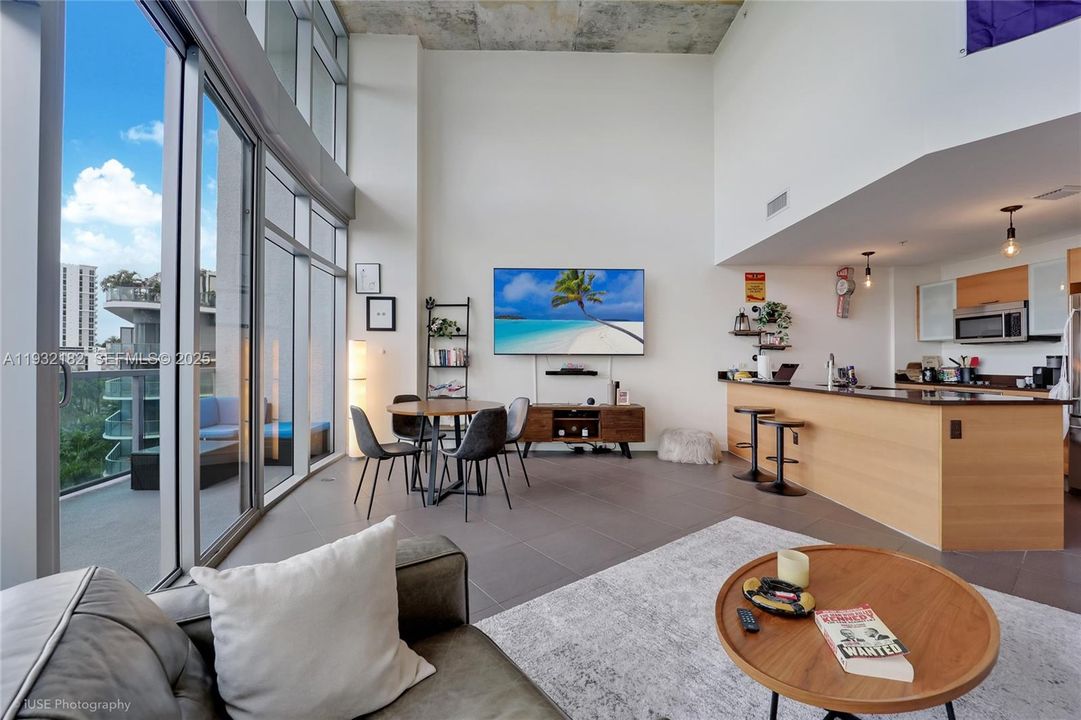 出租: $4,800 (2 贝兹, 2 浴室, 1181 平方英尺)