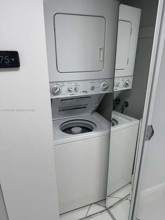 В аренду: $2,500 (2 спален, 2 ванн, 838 Квадратных фут)