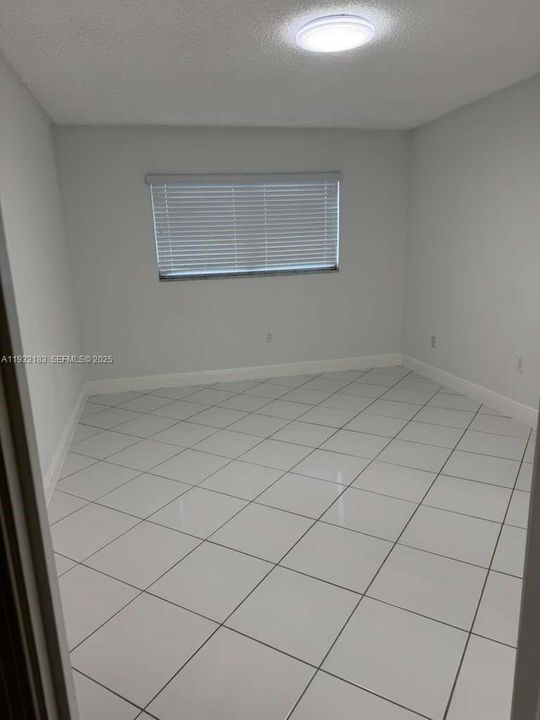 В аренду: $2,500 (2 спален, 2 ванн, 838 Квадратных фут)