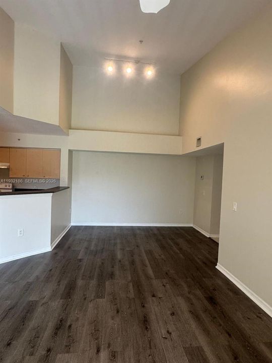 待售: $229,000 (3 贝兹, 2 浴室, 1300 平方英尺)