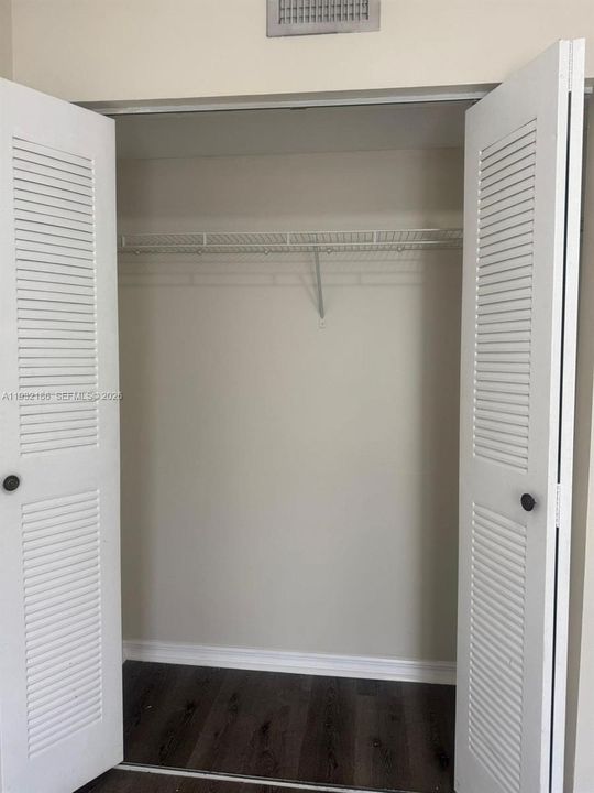 待售: $229,000 (3 贝兹, 2 浴室, 1300 平方英尺)