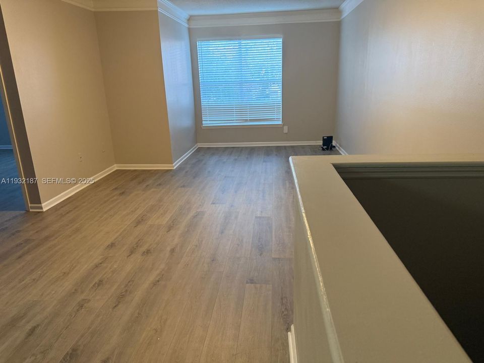 出租: $1,550 (1 贝兹, 1 浴室, 0 平方英尺)