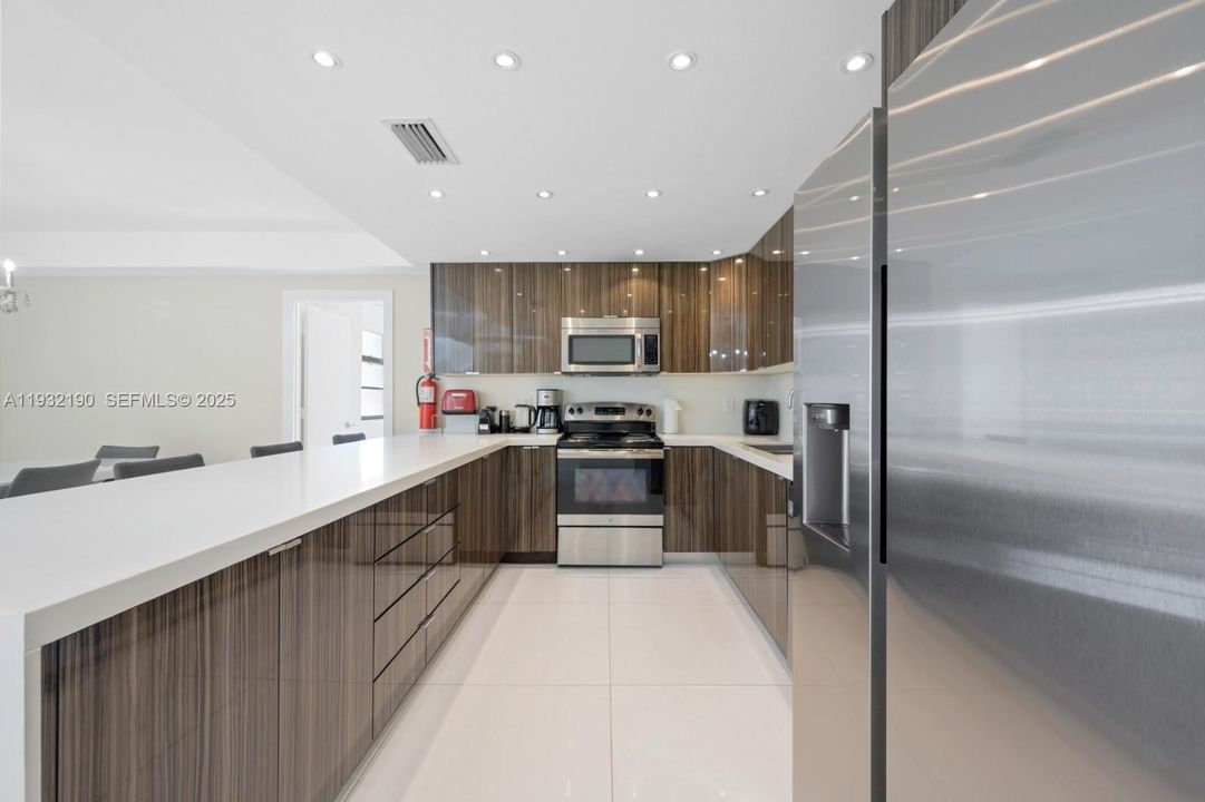 En Venta: $750,000 (3 camas, 2 baños, 1665 Pies cuadrados)