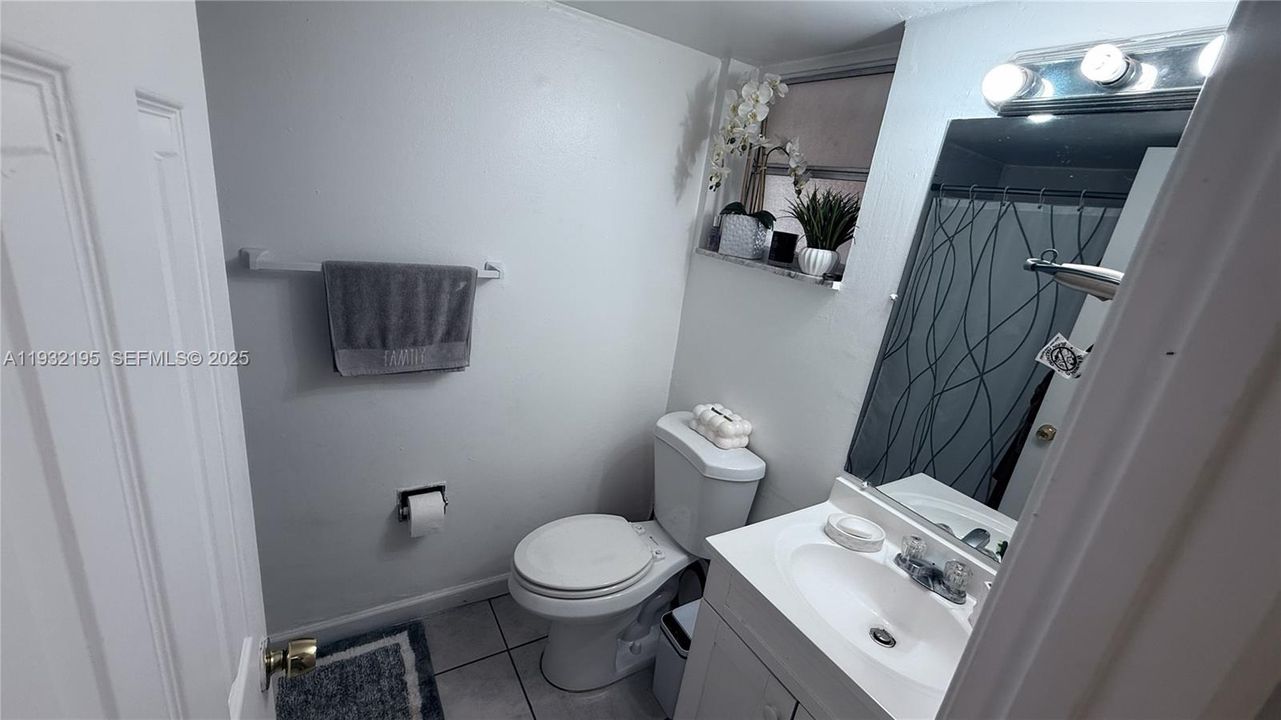 For Rent: $1,950 (1 beds, 1 baths, 680 Square Feet)