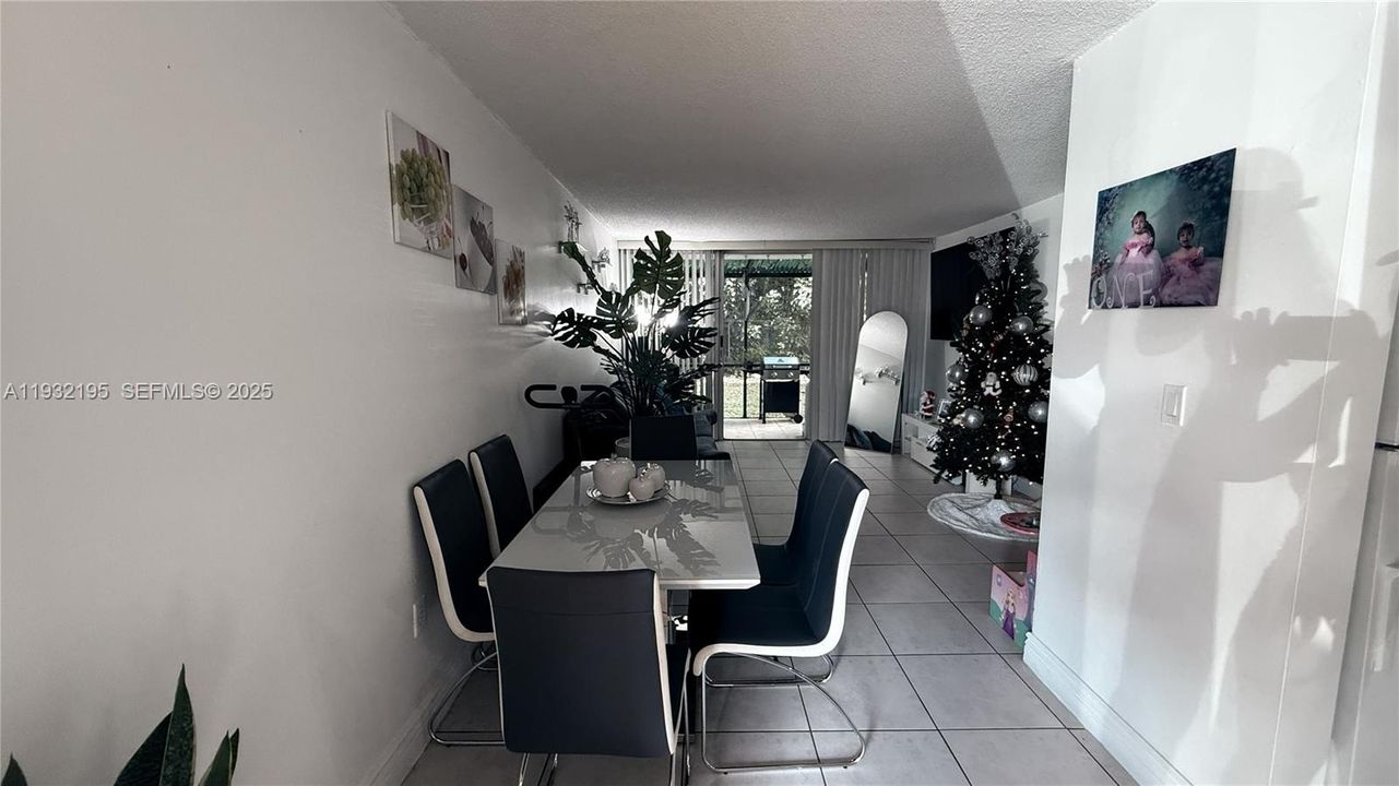 For Rent: $1,950 (1 beds, 1 baths, 680 Square Feet)