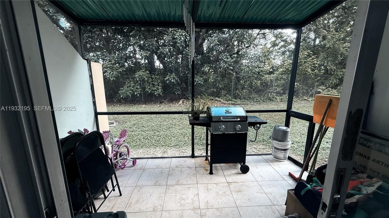 For Rent: $1,950 (1 beds, 1 baths, 680 Square Feet)