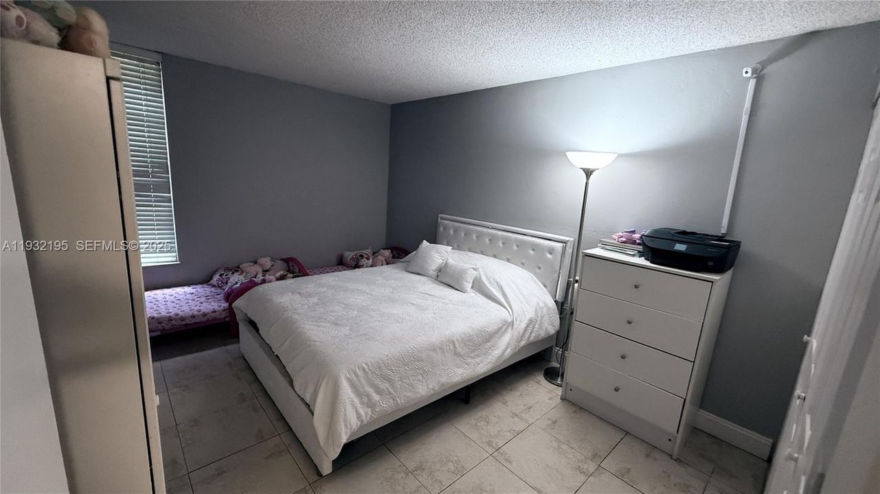 For Rent: $1,950 (1 beds, 1 baths, 680 Square Feet)