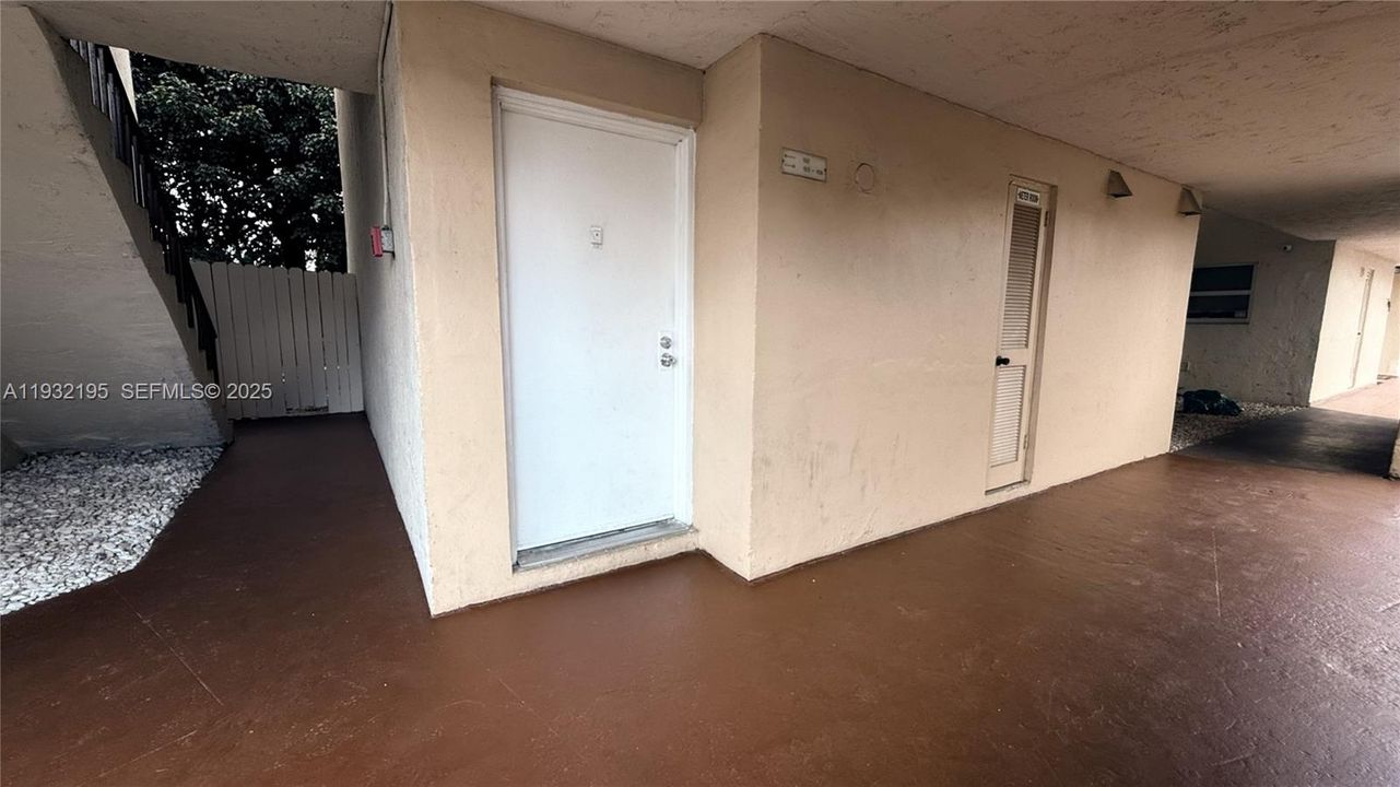 For Rent: $1,950 (1 beds, 1 baths, 680 Square Feet)
