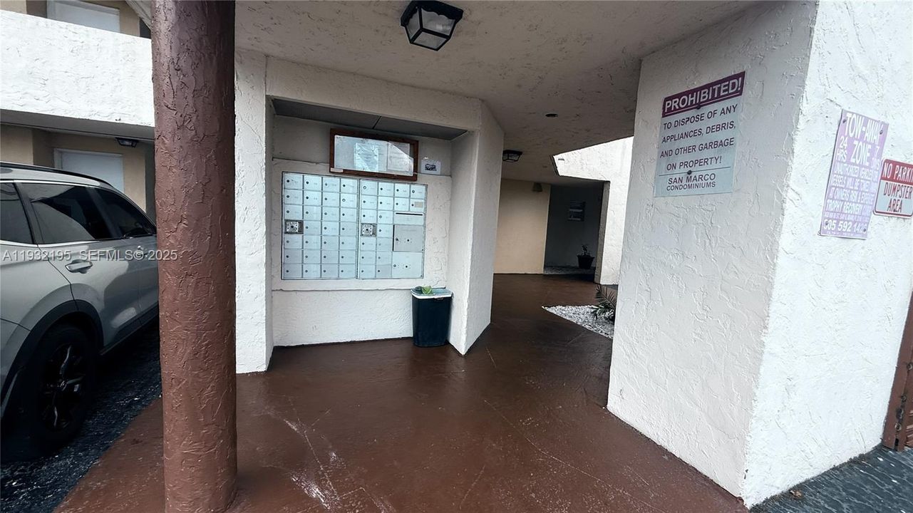 For Rent: $1,950 (1 beds, 1 baths, 680 Square Feet)