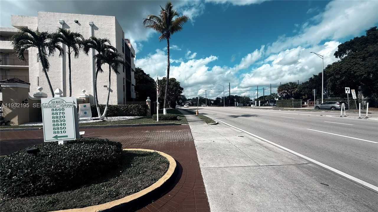 For Rent: $1,950 (1 beds, 1 baths, 680 Square Feet)