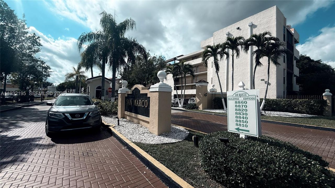 For Rent: $1,950 (1 beds, 1 baths, 680 Square Feet)