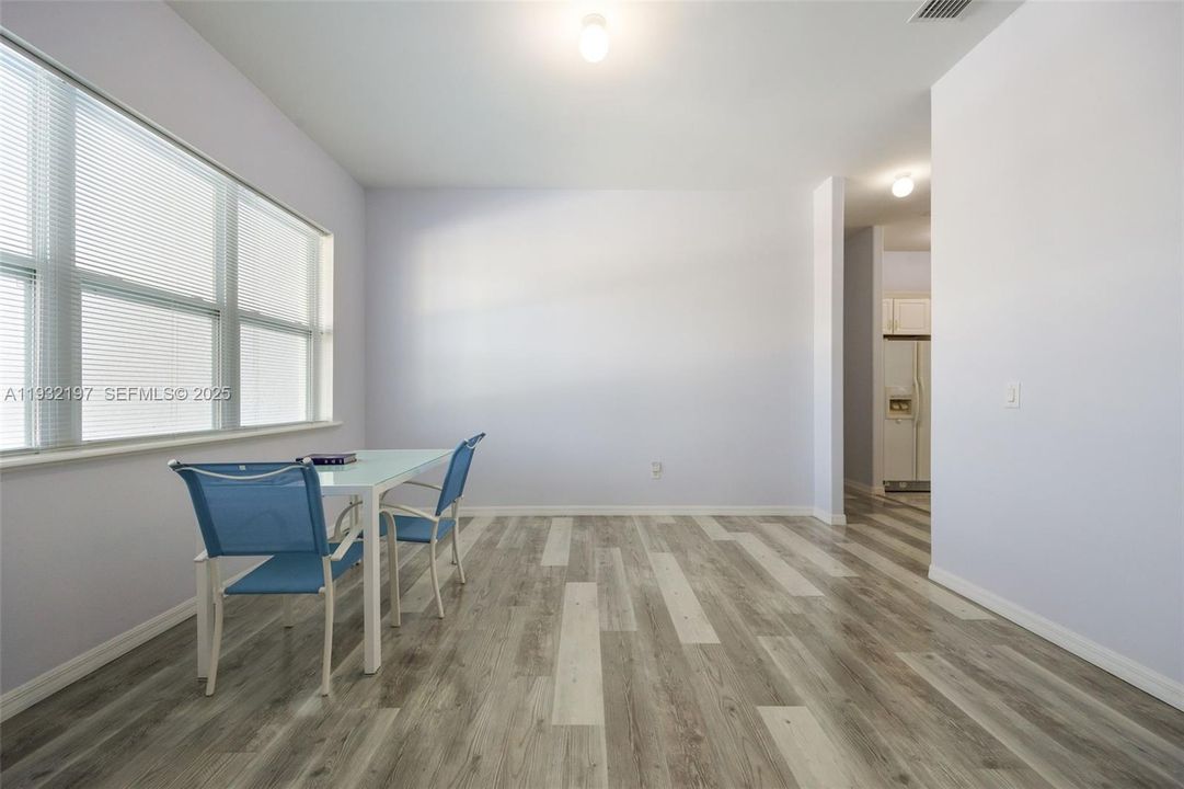 待售: $749,000 (4 贝兹, 3 浴室, 0 平方英尺)