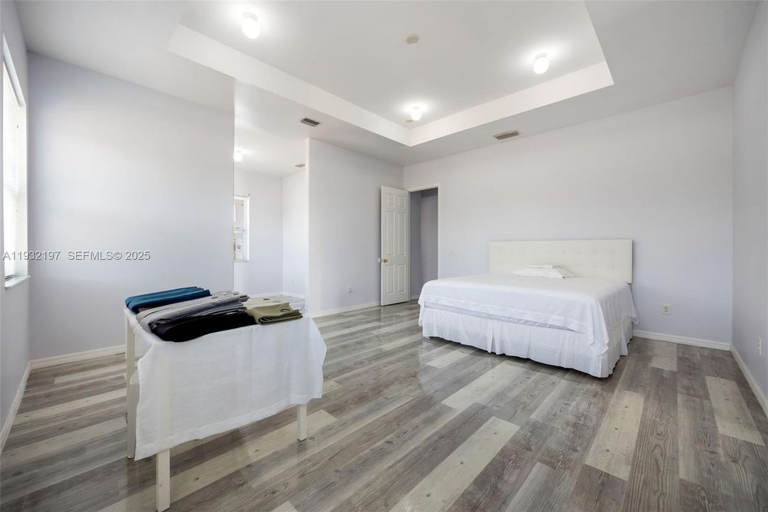 待售: $749,000 (4 贝兹, 3 浴室, 0 平方英尺)