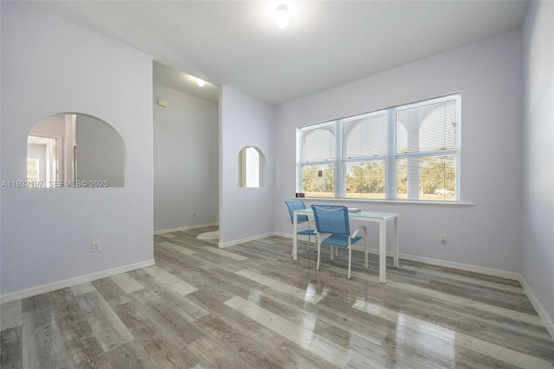 待售: $749,000 (4 贝兹, 3 浴室, 0 平方英尺)