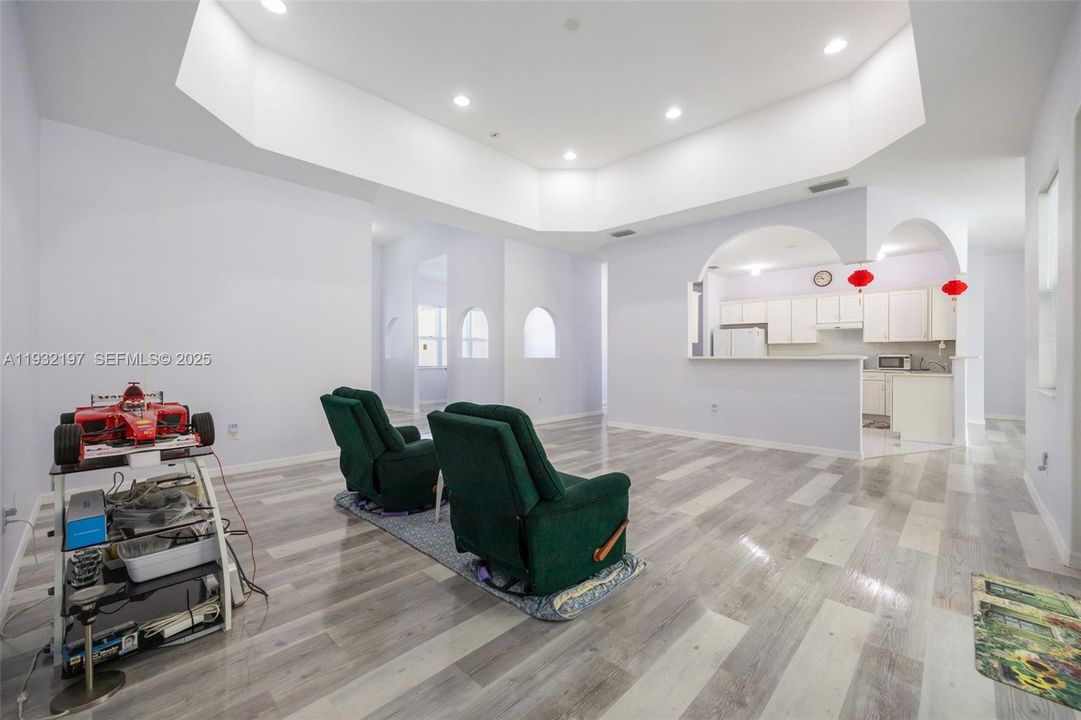 待售: $749,000 (4 贝兹, 3 浴室, 0 平方英尺)