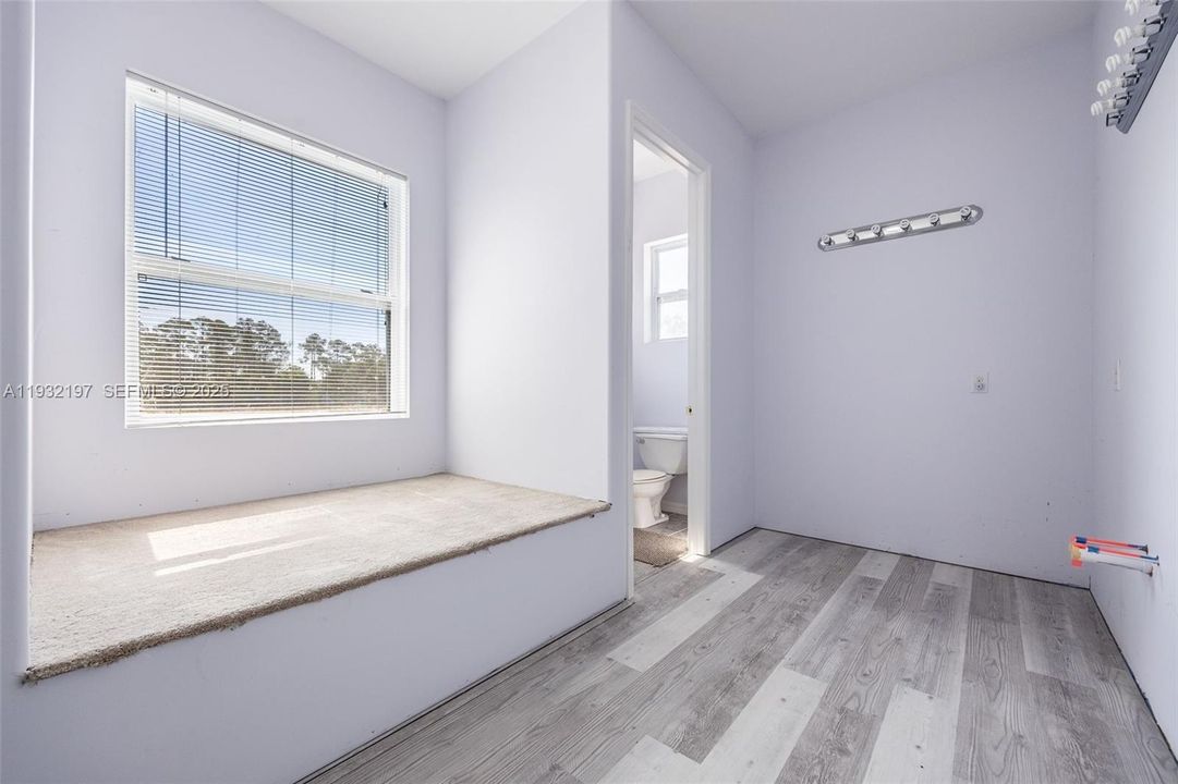 待售: $749,000 (4 贝兹, 3 浴室, 0 平方英尺)