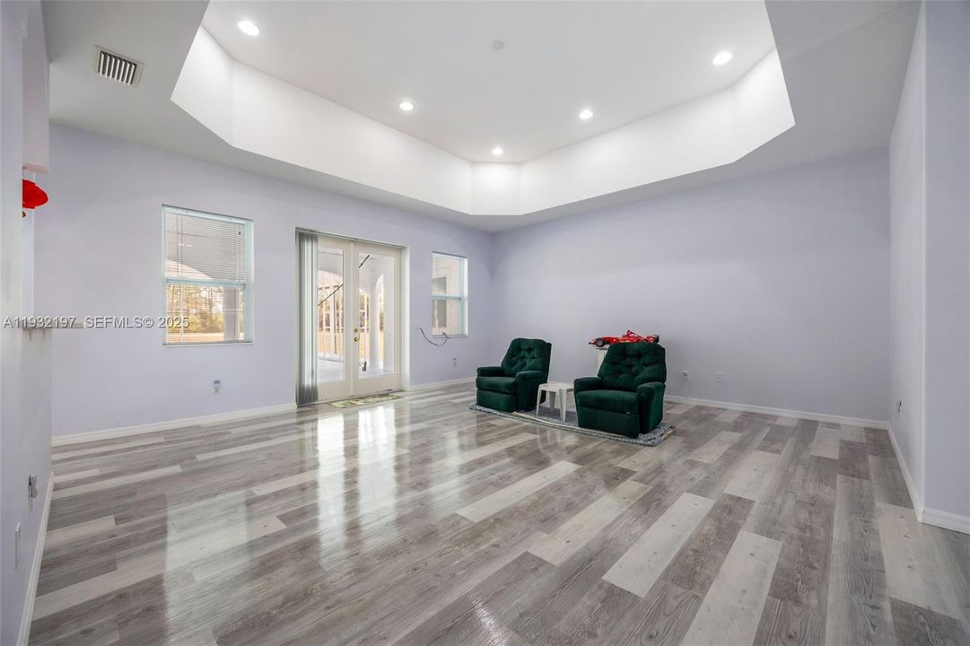 待售: $749,000 (4 贝兹, 3 浴室, 0 平方英尺)