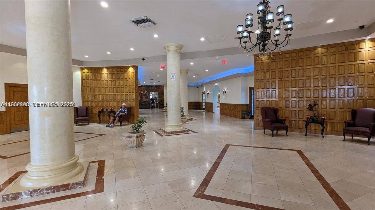 For Sale: $550,000 (2 beds, 2 baths, 1248 Square Feet)