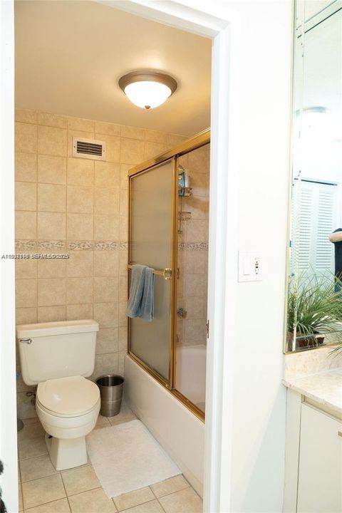 For Sale: $550,000 (2 beds, 2 baths, 1248 Square Feet)