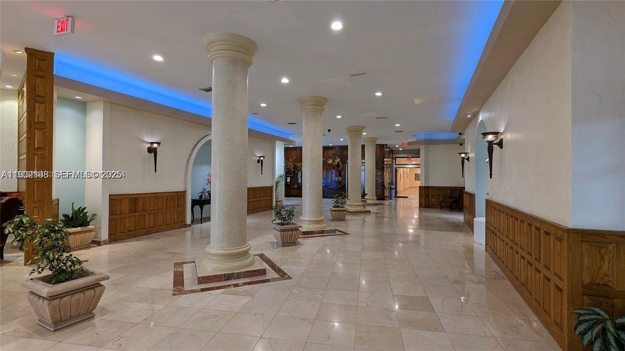 For Sale: $550,000 (2 beds, 2 baths, 1248 Square Feet)